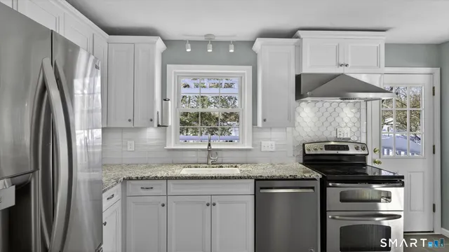 $540,000 | 4 Kearns Circle, Granby, CT 06035