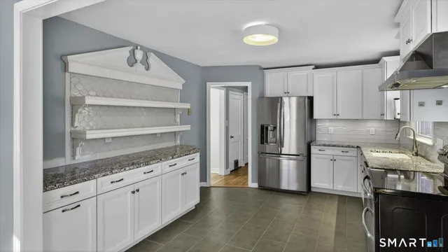 $540,000 | 4 Kearns Circle, Granby, CT 06035