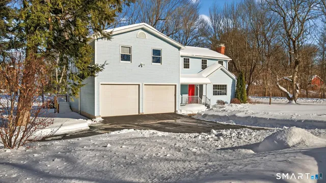 $540,000 | 4 Kearns Circle, Granby, CT 06035