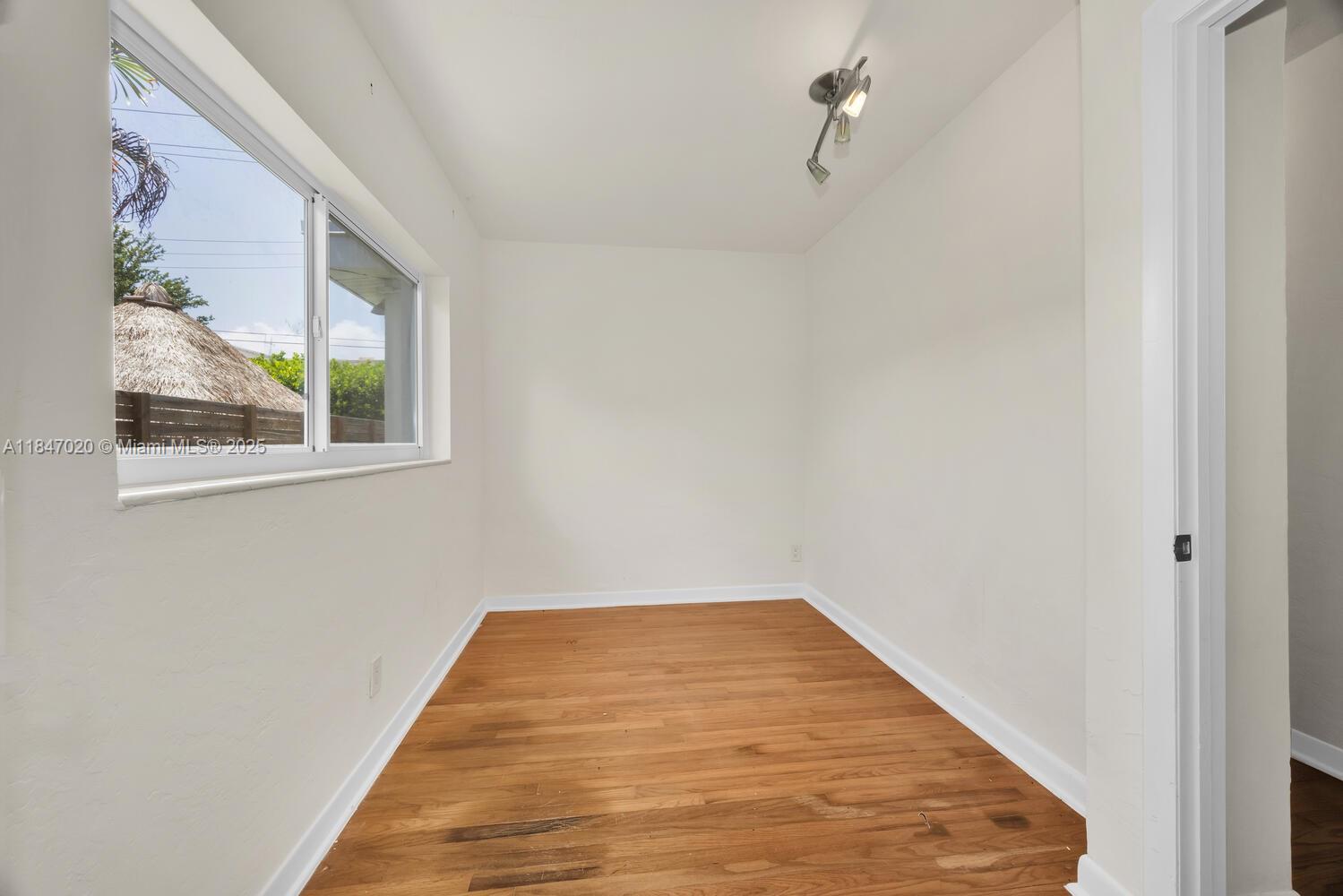 5770 Southwest 39th Street Miami, FL 33155 - Photo 14 of 27 Gallery Image 14