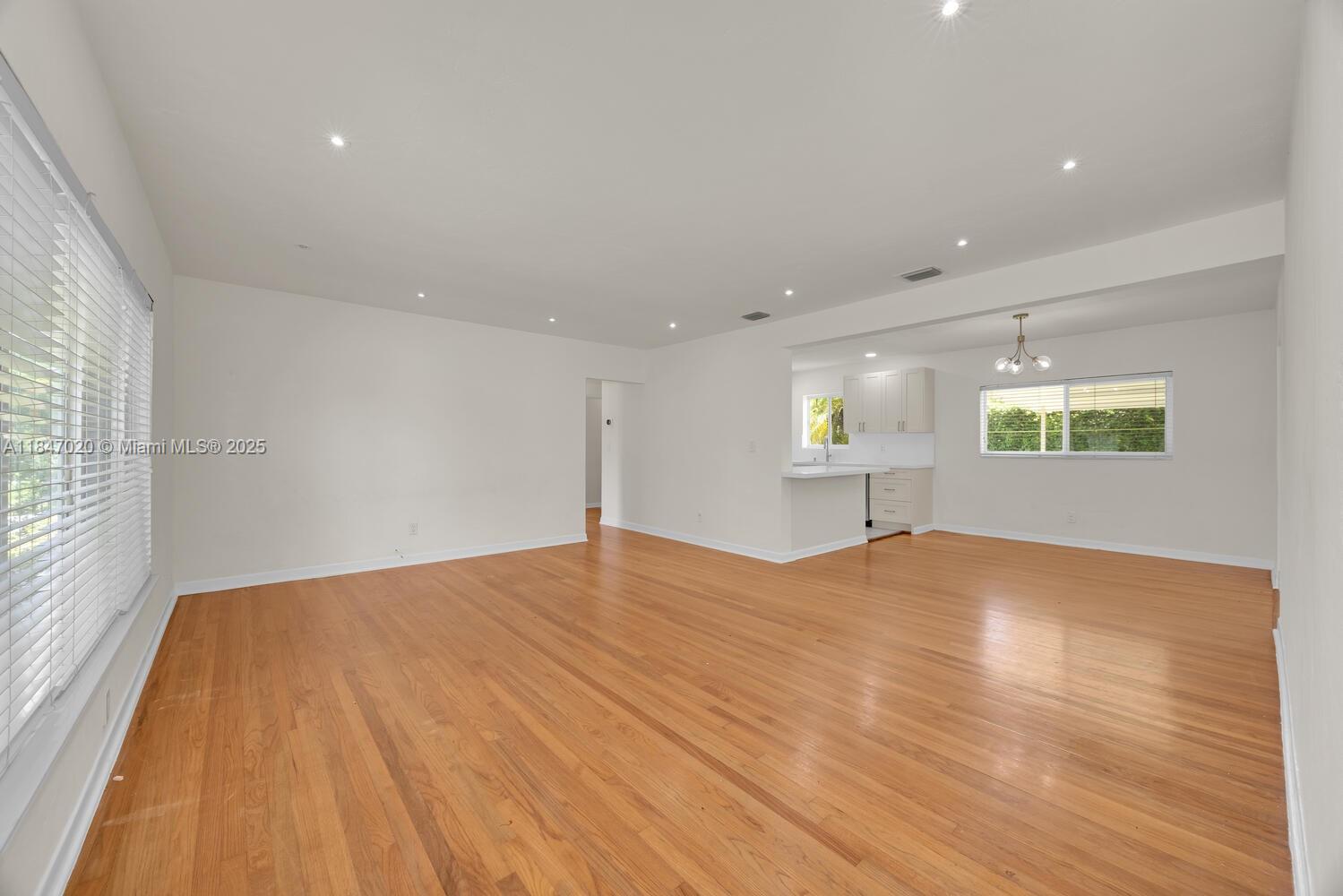 5770 Southwest 39th Street Miami, FL 33155 - Photo 6 of 27 Gallery Image 6