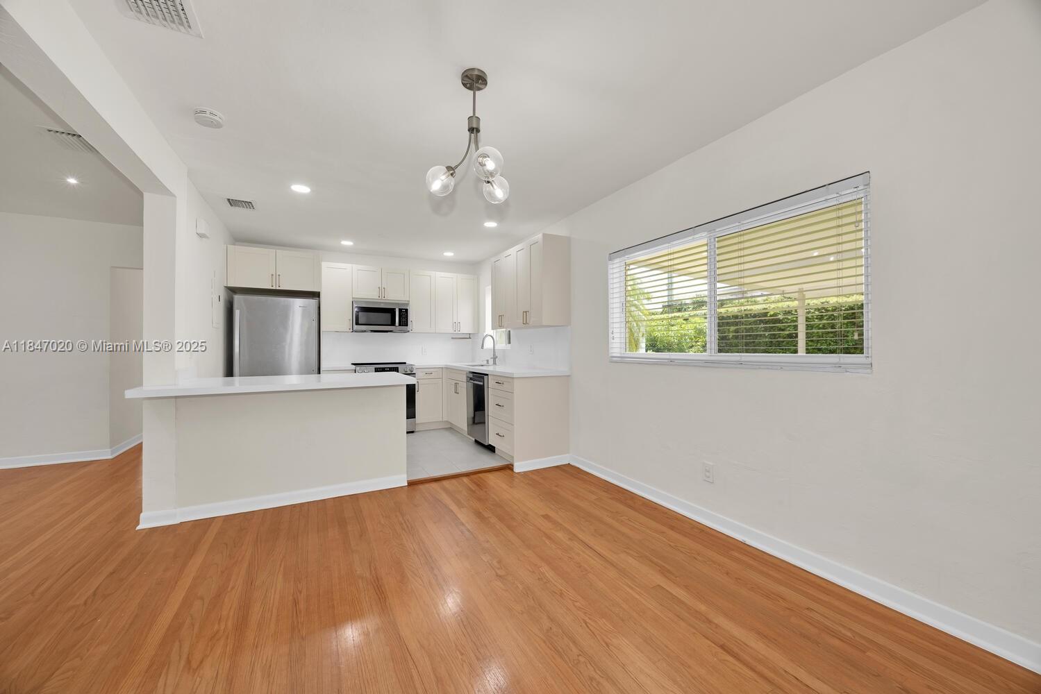 5770 Southwest 39th Street Miami, FL 33155 - Photo 10 of 27 Gallery Image 10