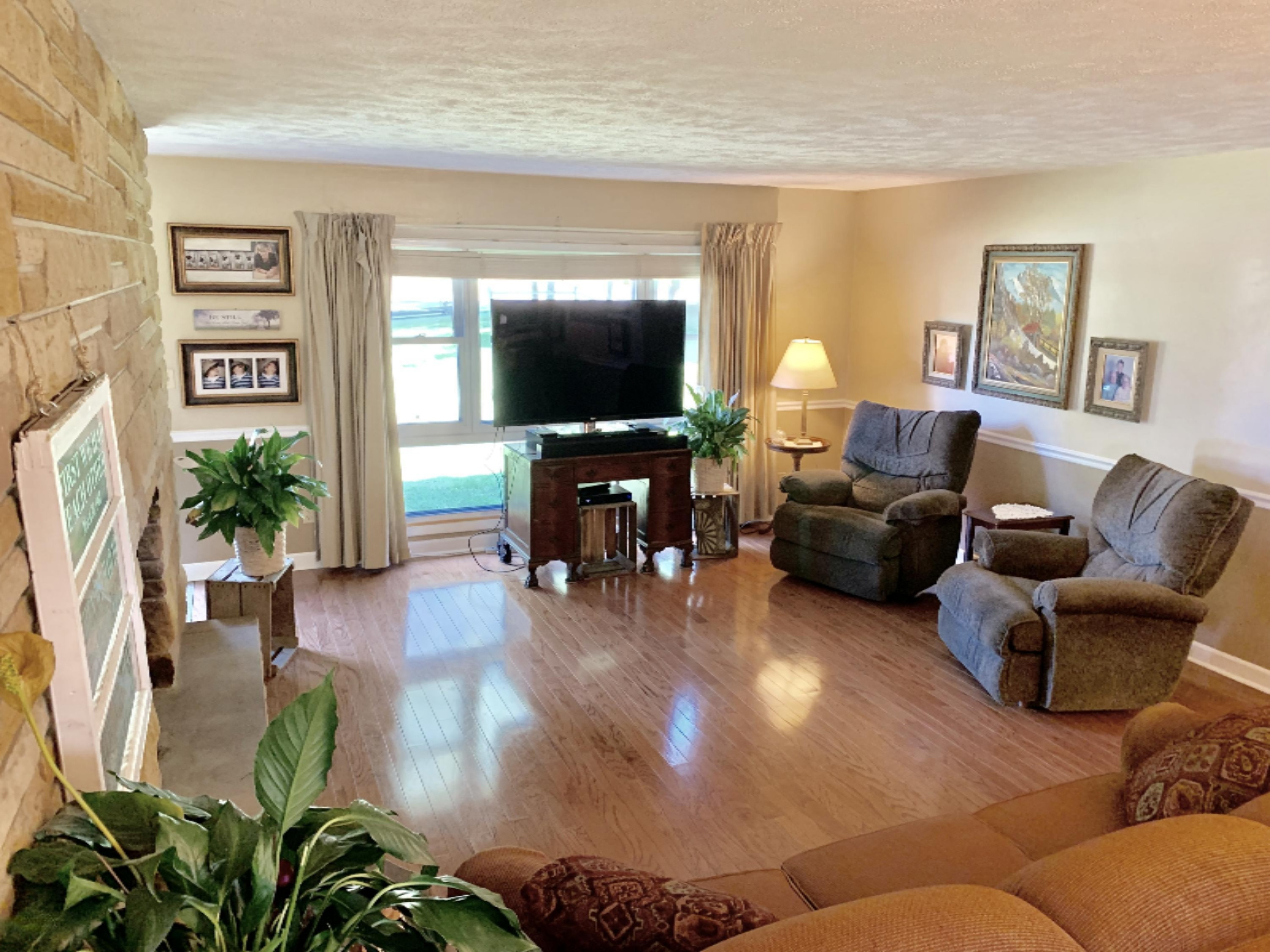 5388 South Pipestone Road Sodus, MI 49126 - Photo 2 of 48 IMG_8896