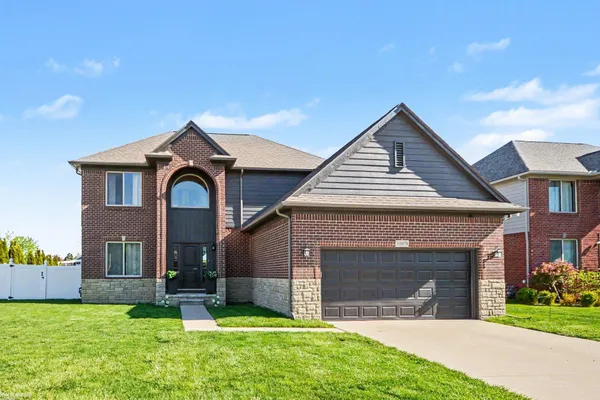 $475,000 | 31078 Lions Pointe Drive, Chesterfield, MI 48047