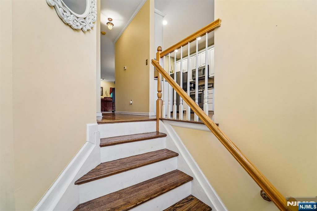 301 Cambridge Drive Butler, NJ 07405 - Photo 3 of 26