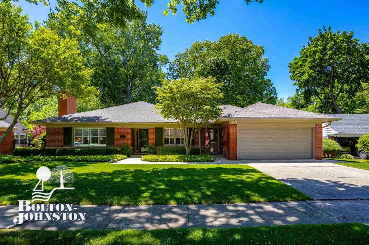 271 Stephens Road Grosse Pointe, MI 48236 - Photo 42 of 43 50043405-41.JPG