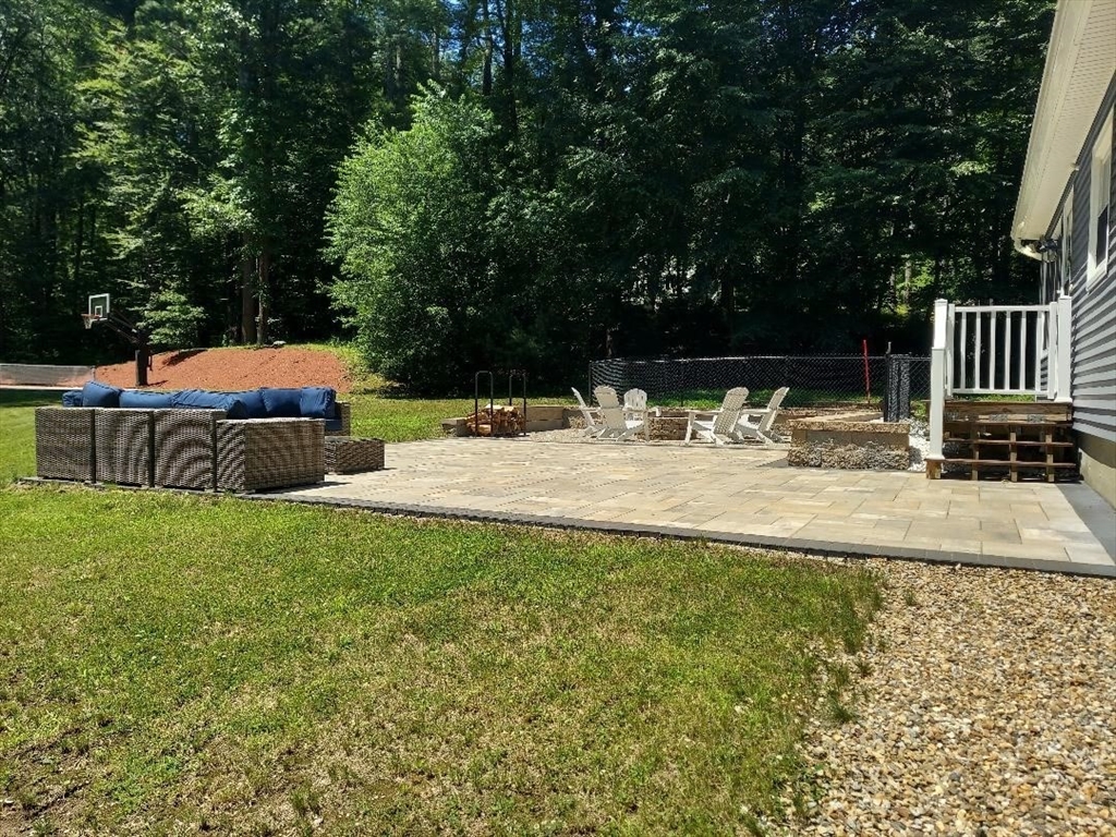 77 Larned Road Oxford, MA 01540 - Photo 5 of 29