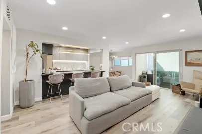 $3,900 | 4610 Park Granada, Unit 2, Calabasas, CA 91302