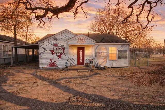 $420,000 | 2905 South College Avenue, Bryan, TX 77801