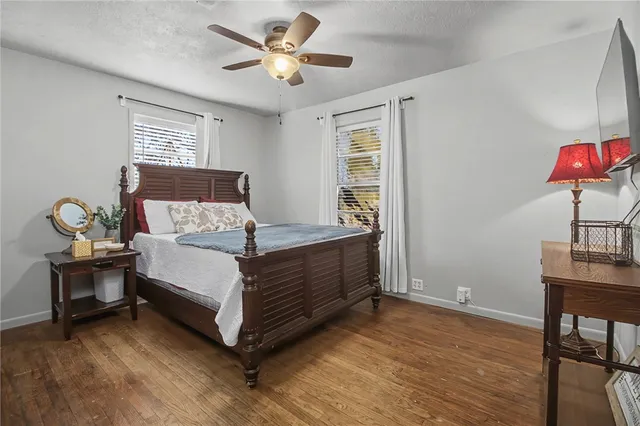 $420,000 | 2905 South College Avenue, Bryan, TX 77801