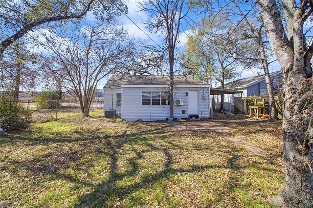 $420,000 | 2905 South College Avenue, Bryan, TX 77801