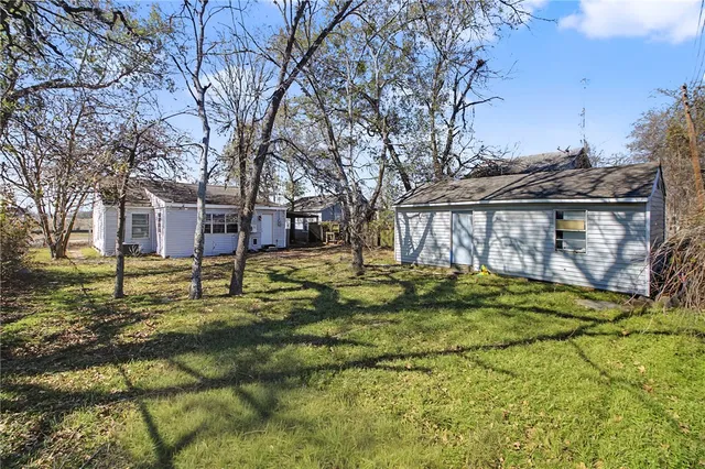 $420,000 | 2905 South College Avenue, Bryan, TX 77801