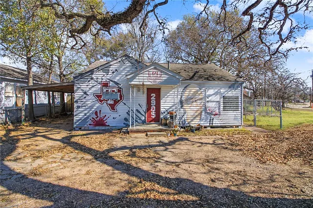 $420,000 | 2905 South College Avenue, Bryan, TX 77801