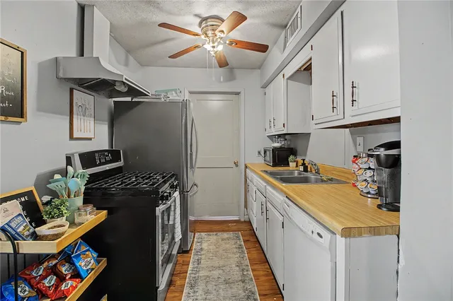 $420,000 | 2905 South College Avenue, Bryan, TX 77801