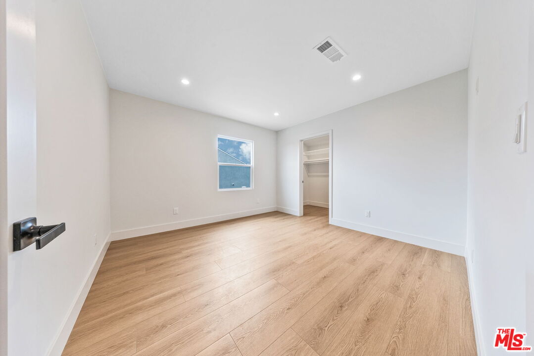 5455 Harcross Drive Los Angeles, CA 90043 - Photo 26 of 57 Gallery Image 26