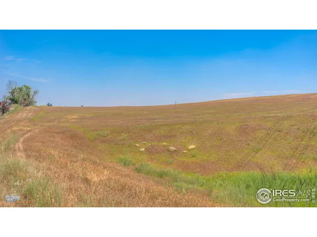 a view of a outdoor space