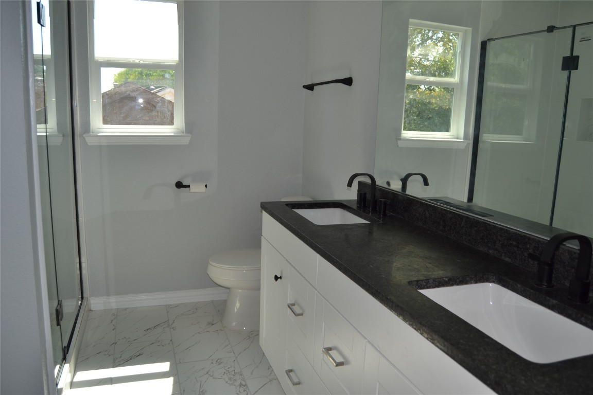 2242 Gray Hawk Lane Katy, TX 77449 - Photo 24 of 32 Primary Bathroom