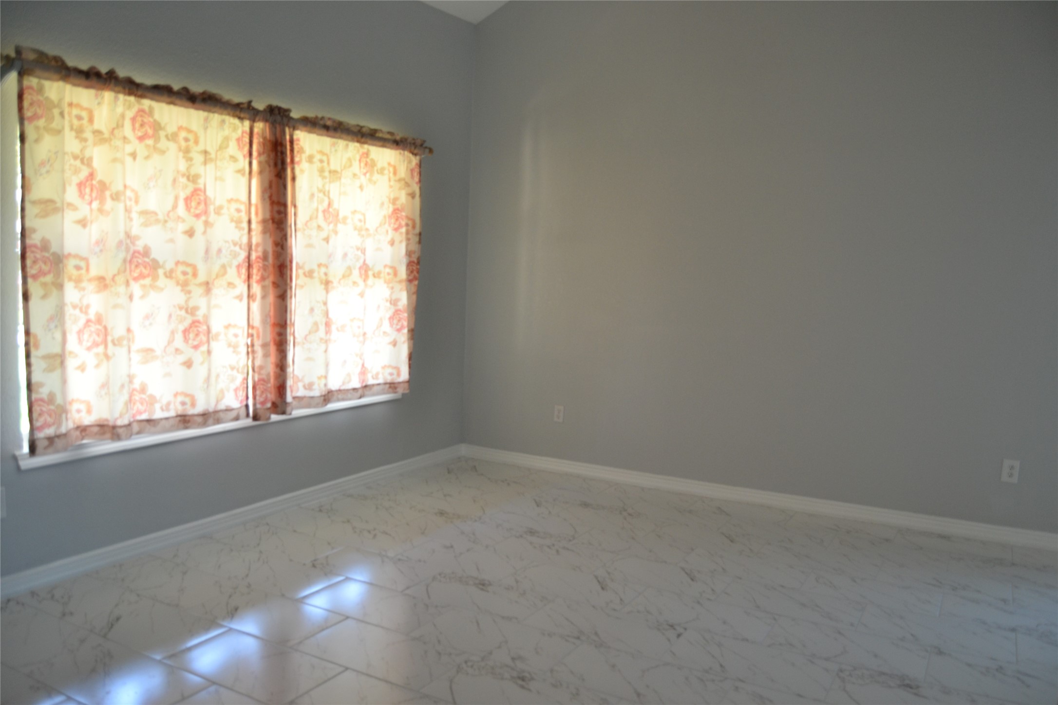 2242 Gray Hawk Lane Katy, TX 77449 - Photo 26 of 32 an empty room with a window