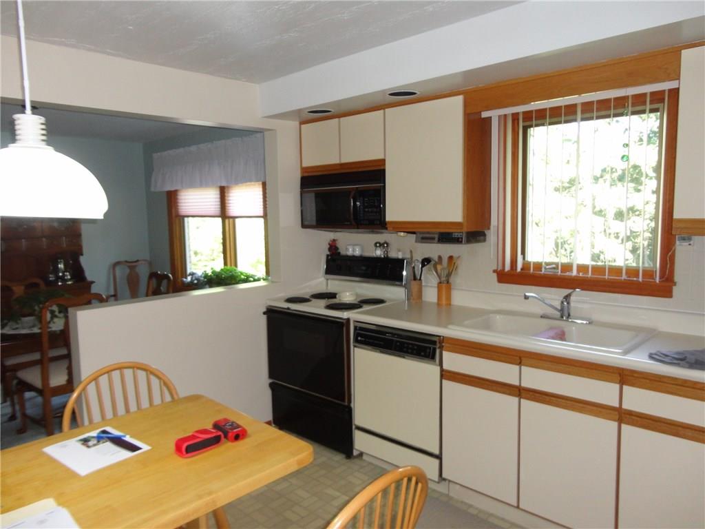 1407 Ridge Road Jeannette, PA 15644 - Photo 8 of 21