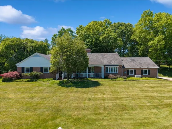$639,000 | 735 Laurel Drive, Ligonier, PA 15658