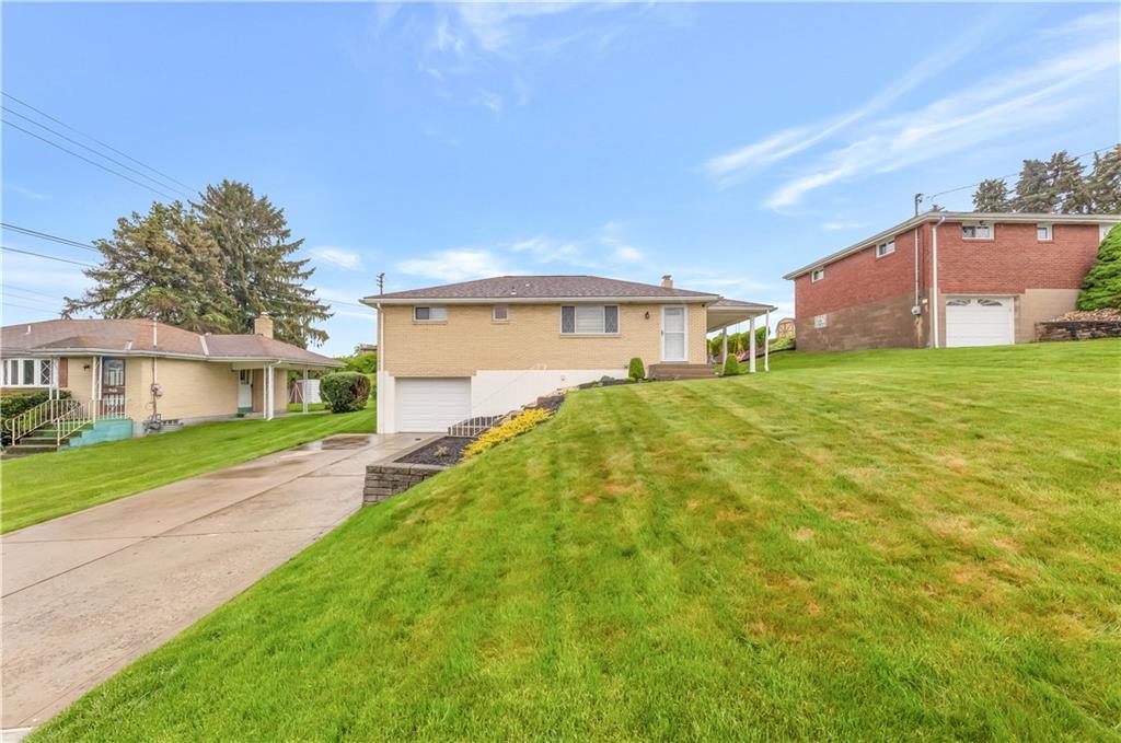 212 Barbara Drive McKees Rocks, PA 15136 - Photo 1 of 18 Gallery Image 1