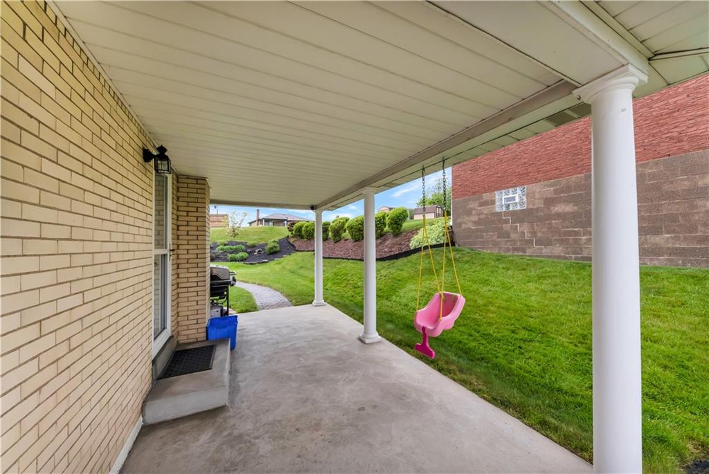 212 Barbara Drive McKees Rocks, PA 15136 - Photo 16 of 18 Gallery Image 16
