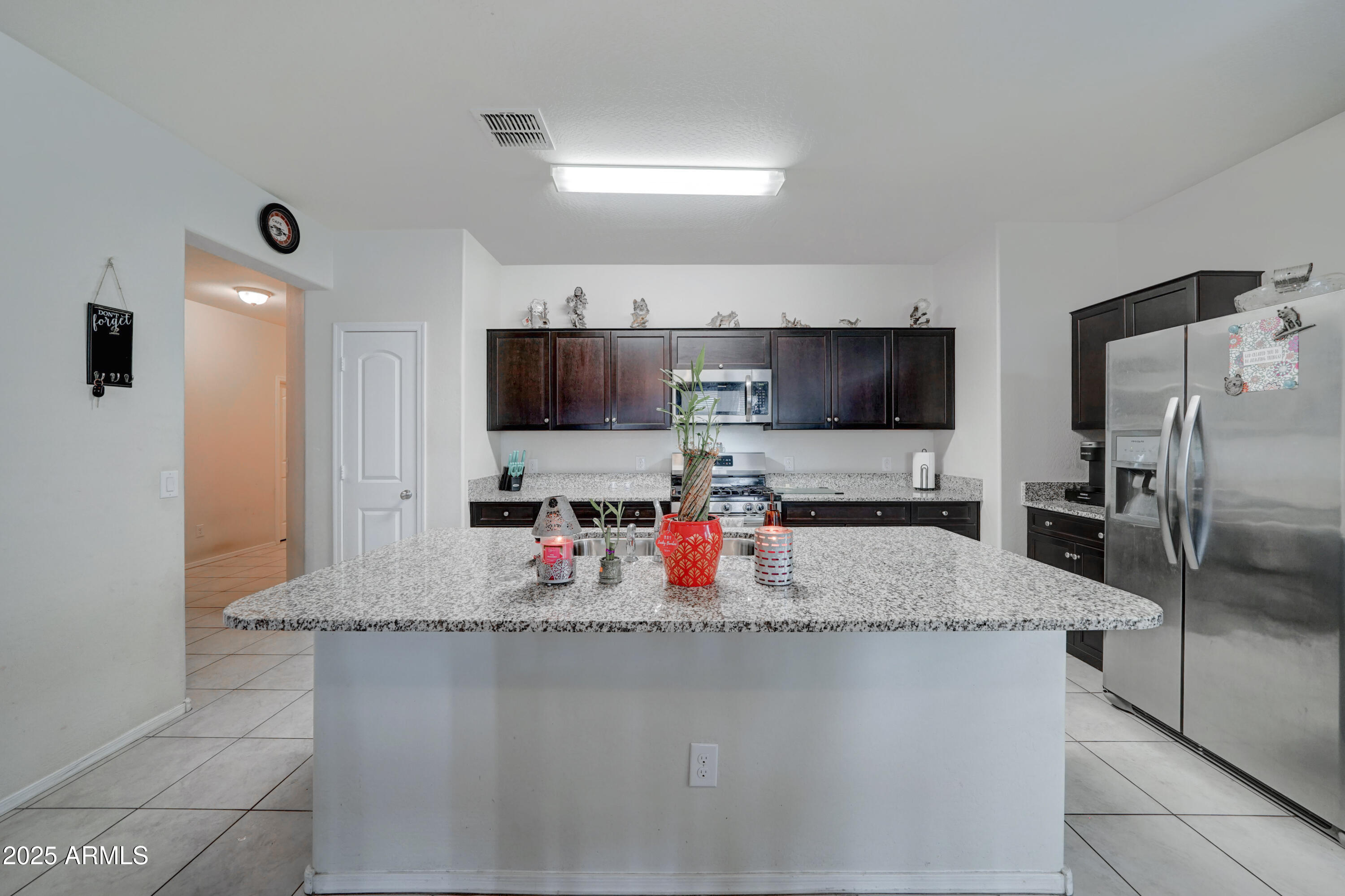 30263 West Pinchot Avenue Buckeye, AZ 85396 - Photo 5 of 25 30263 W Pinchot Ave-6