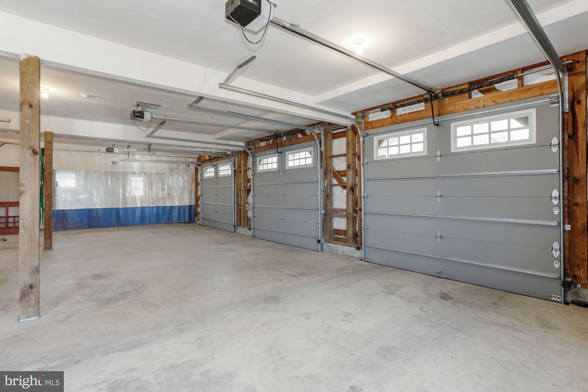36913 Paxson Road Purcellville, VA 20132 - Photo 37 of 47 Large 3-car garage