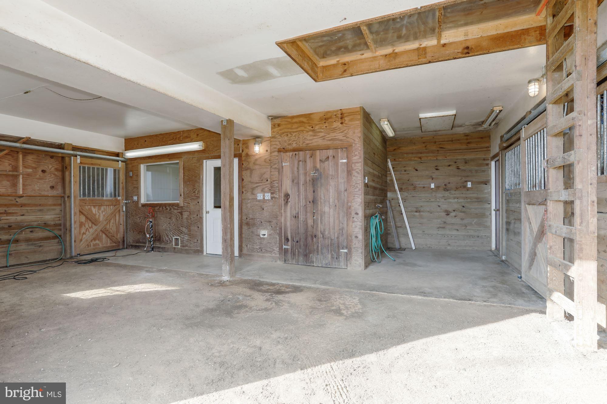36913 Paxson Road Purcellville, VA 20132 - Photo 39 of 47 Barn wash stall/tack room
