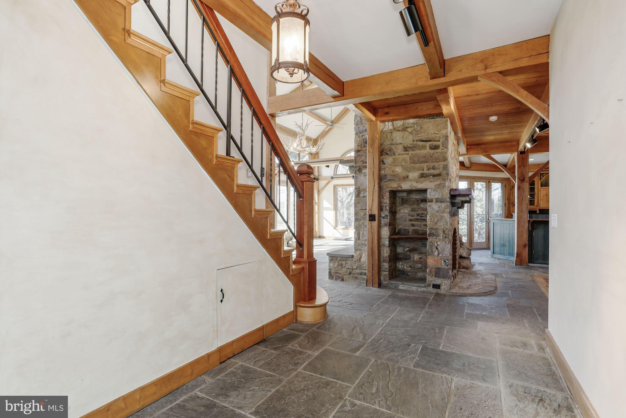 36913 Paxson Road Purcellville, VA 20132 - Photo 9 of 47 Entry- stone flooring