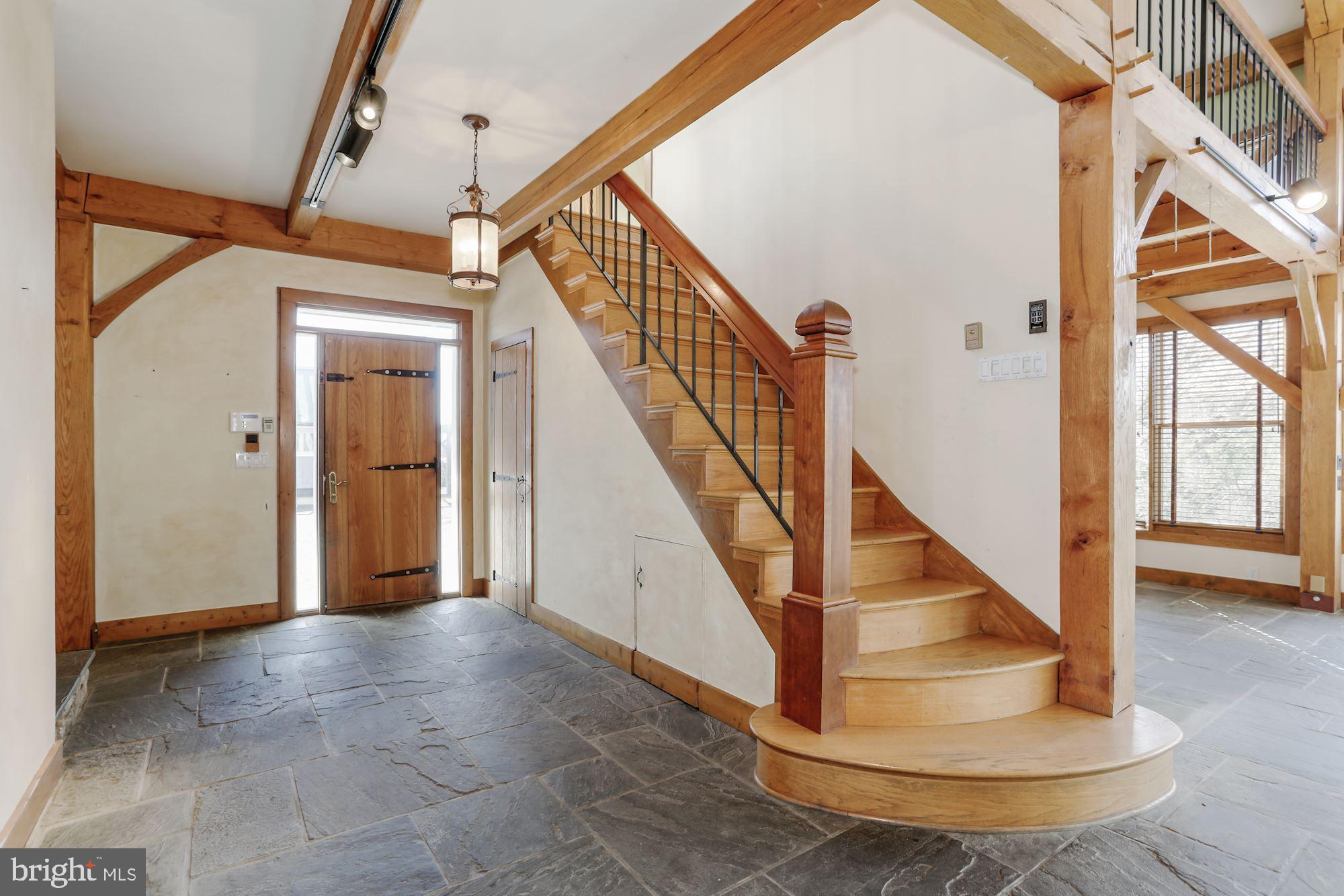 36913 Paxson Road Purcellville, VA 20132 - Photo 10 of 47 Charming wood/timber frame throughought