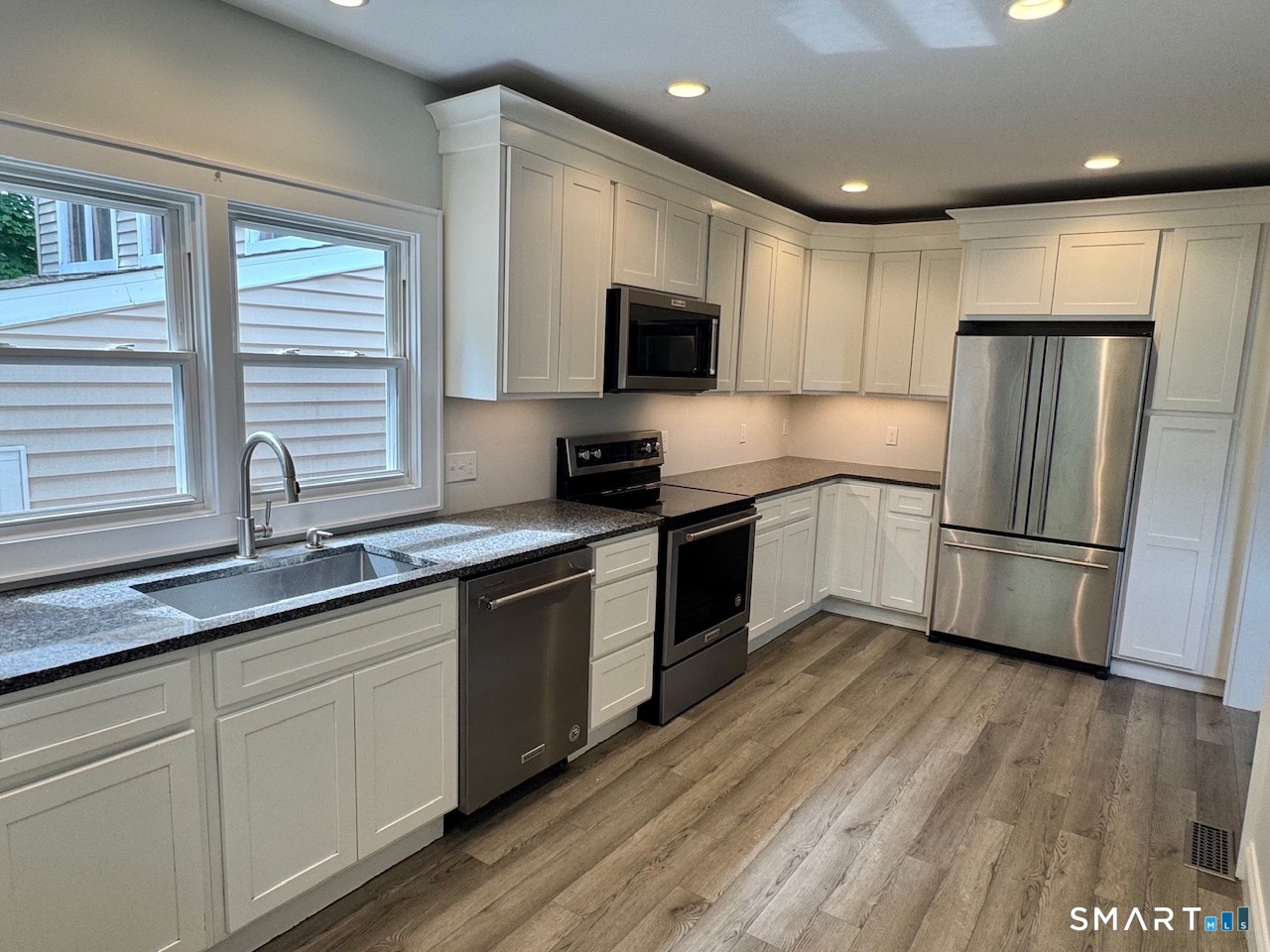 20 Prospect Street Bethel, CT 06801 - Photo 11 of 20