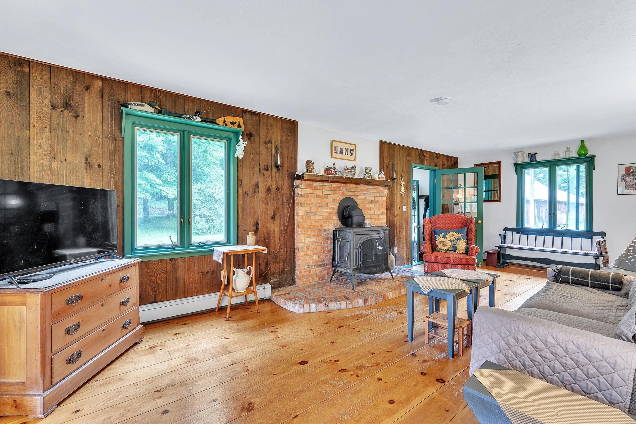 122 Cold Spring Road Milton, VT 05468 - Photo 3 of 40