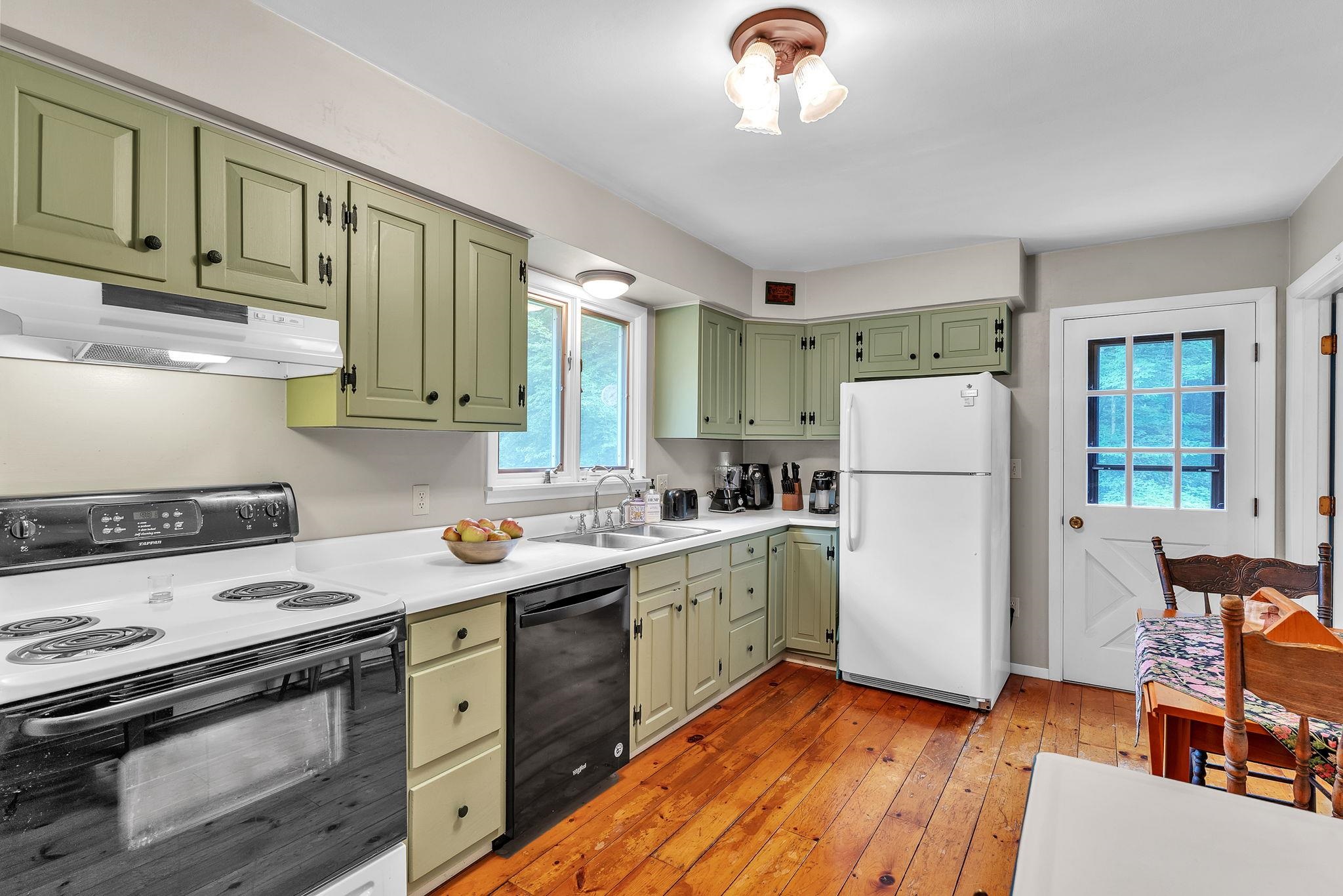 122 Cold Spring Road Milton, VT 05468 - Photo 6 of 40