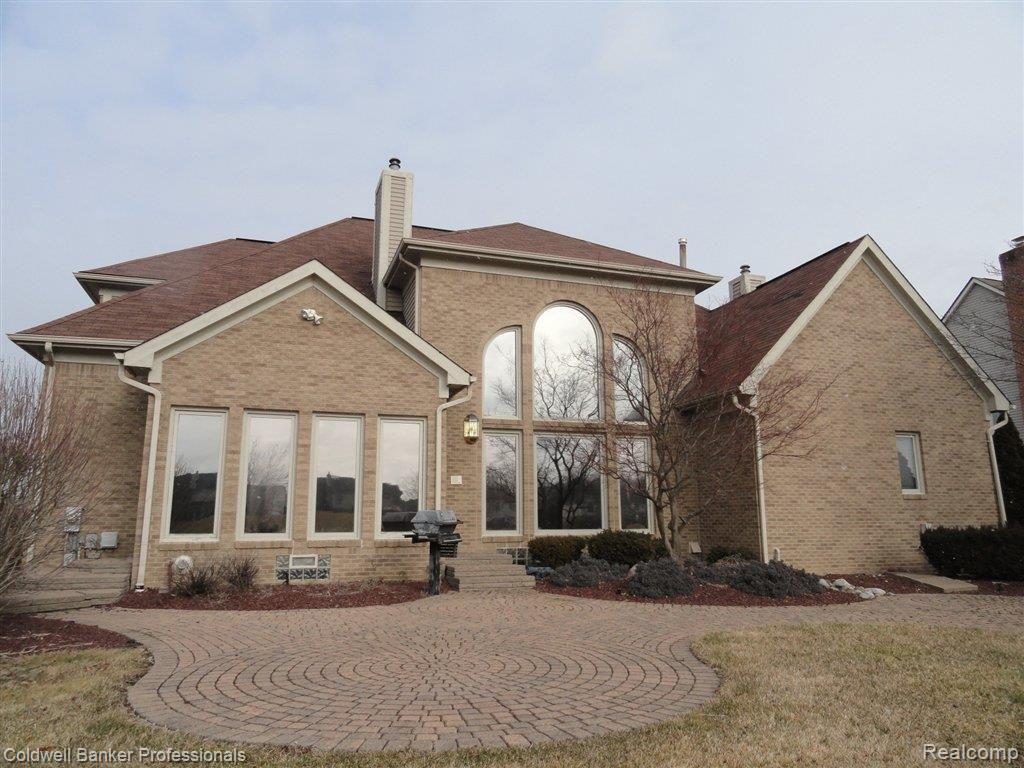 46563 Mornington Road Canton, MI 48188 - Photo 2 of 16 Dual Paver Patios