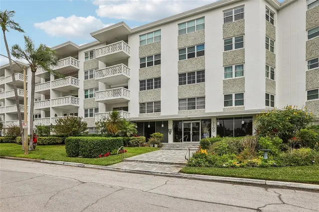 $698,000 | 1100 North Shore Drive Northeast, Unit 304, St. Petersburg, FL 33701