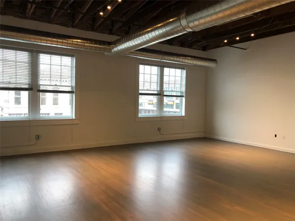 $1,650 | 102 East 2nd Street, Unit 203, Taylor, TX 76574