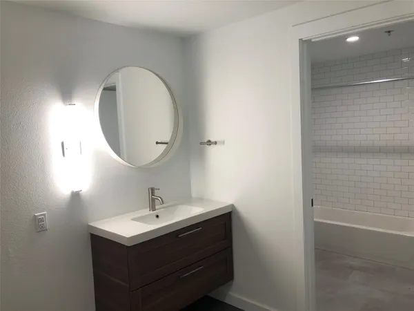 $1,650 | 102 East 2nd Street, Unit 203, Taylor, TX 76574