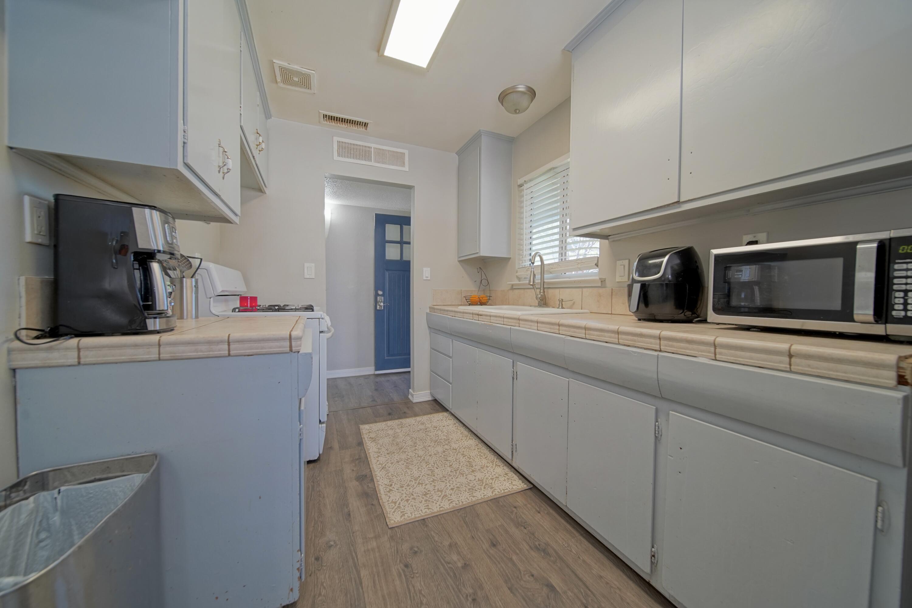 113 Bryant Court Exeter, CA 93221 - Photo 16 of 41 Kitchen