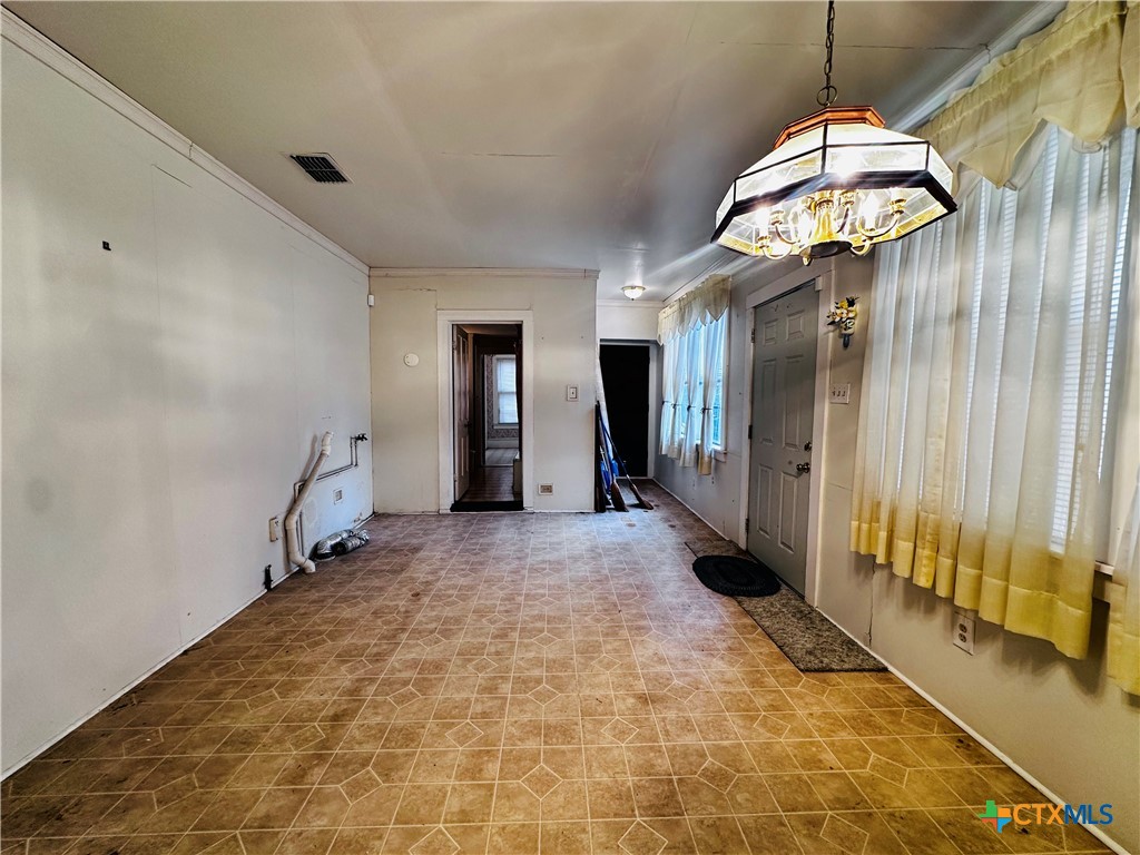 608 Coke Street Yoakum, TX 77995 - Photo 14 of 22 a view of a hallway with entryway