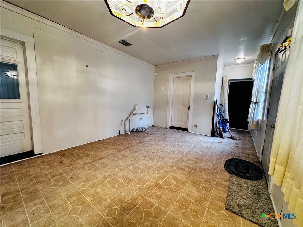 608 Coke Street Yoakum, TX 77995 - Photo 20 of 22 a view of a livingroom with wooden floor