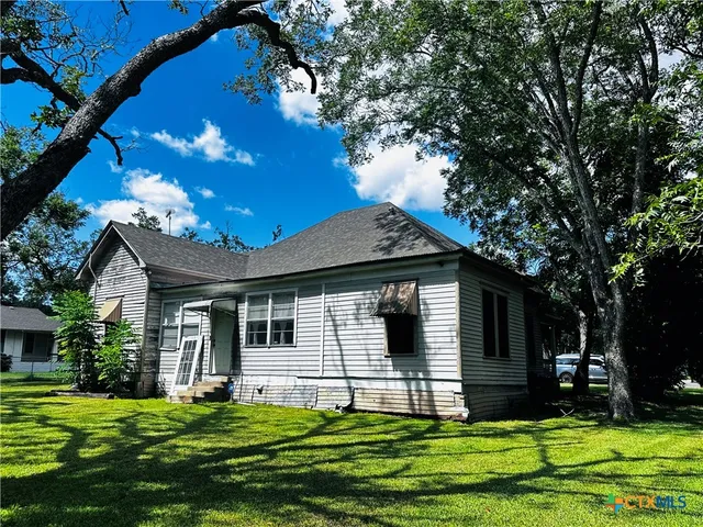 $134,999 | 608 Coke Street, Yoakum, TX 77995