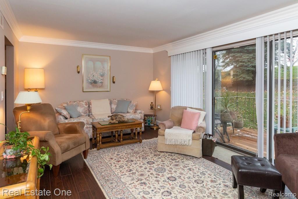 829 Oak Brook Ridge Drive Rochester Hills, MI 48307 - Photo 5 of 25