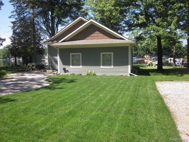 10132 Imus Road Pinckney, MI 48169 - Photo 16 of 20 16 ROAD VIEW.JPG