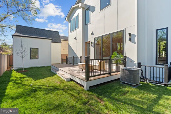 $2,249,000 | 2520 5th Street South, Arlington, VA 22204