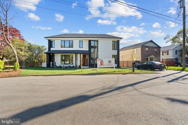 $2,249,000 | 2520 5th Street South, Arlington, VA 22204