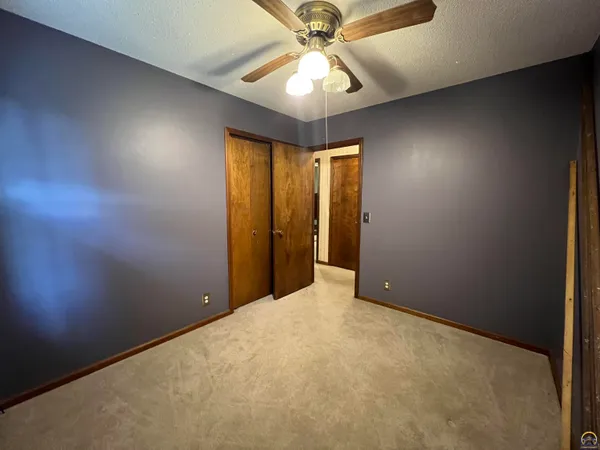 $219,900 | 2033 West 7th Avenue, Emporia, KS 66801