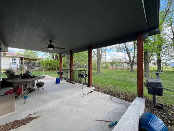 $219,900 | 2033 West 7th Avenue, Emporia, KS 66801