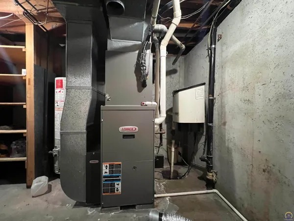 $219,900 | 2033 West 7th Avenue, Emporia, KS 66801