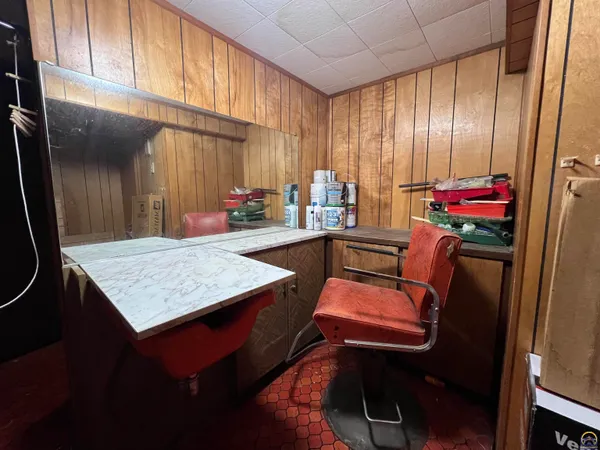 $219,900 | 2033 West 7th Avenue, Emporia, KS 66801